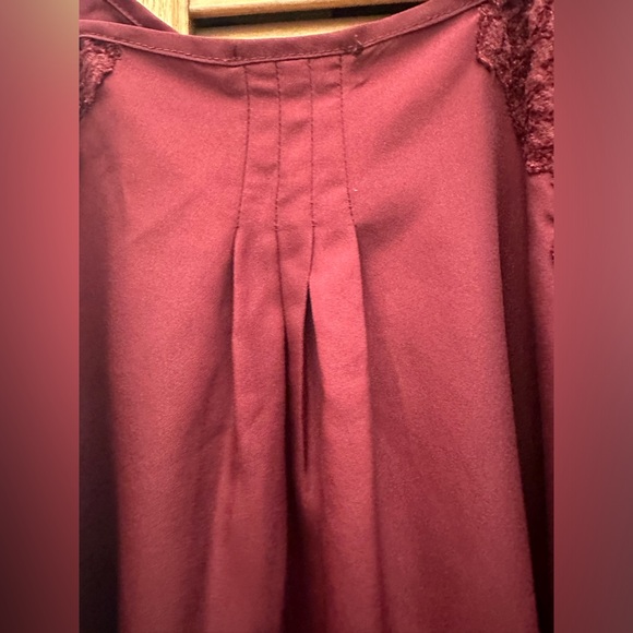 Talula Size S Burgundy Spagetti Strap Adjustable Pleated Lace Inset Camisole Top - Picture 10 of 13